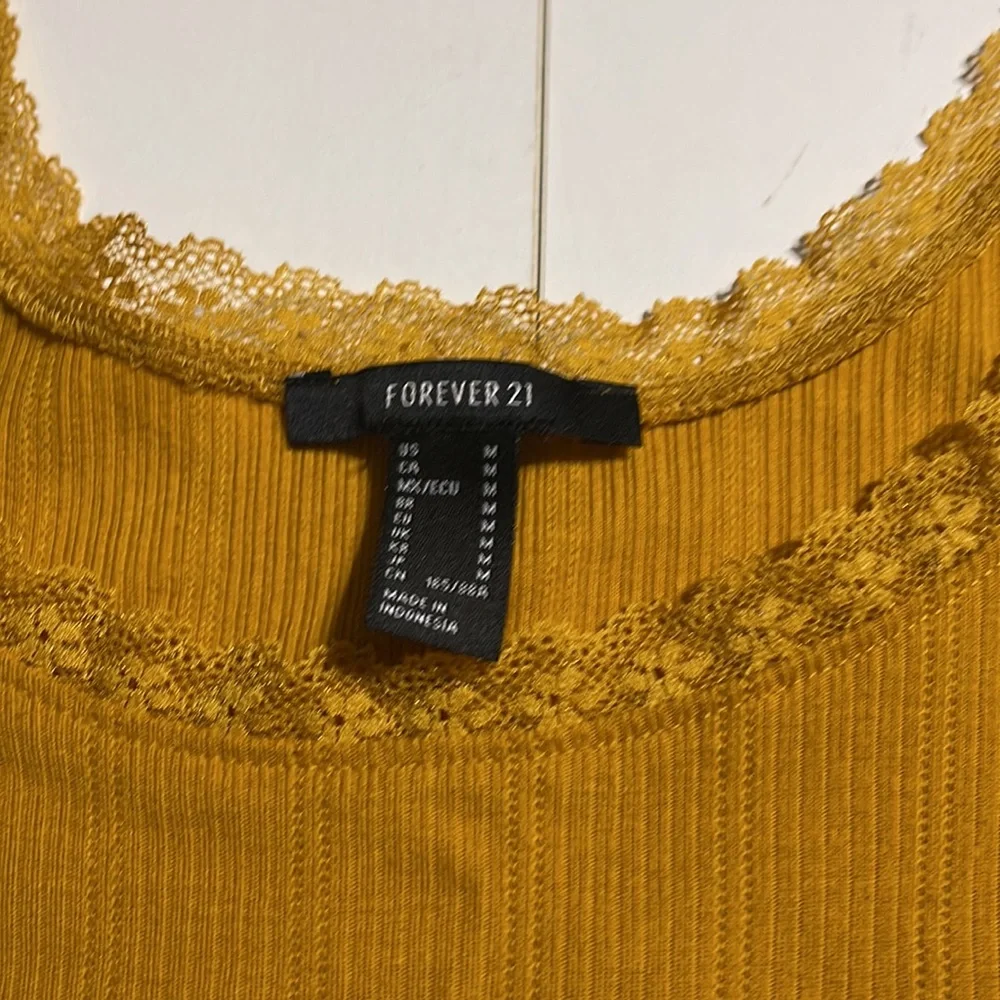 Womens medium crop top - Picture 7 of 9